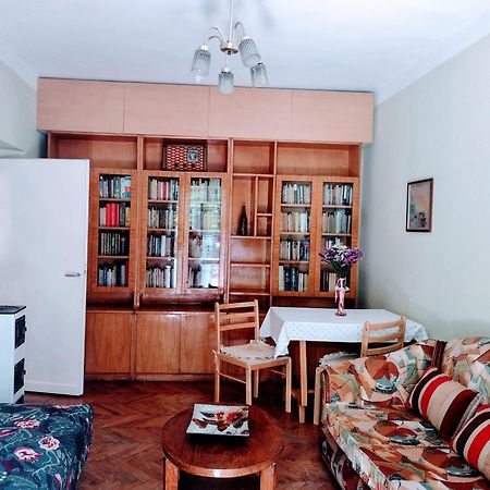 Era Echoes - Preserved Historical Apartment Tirana Extérieur photo